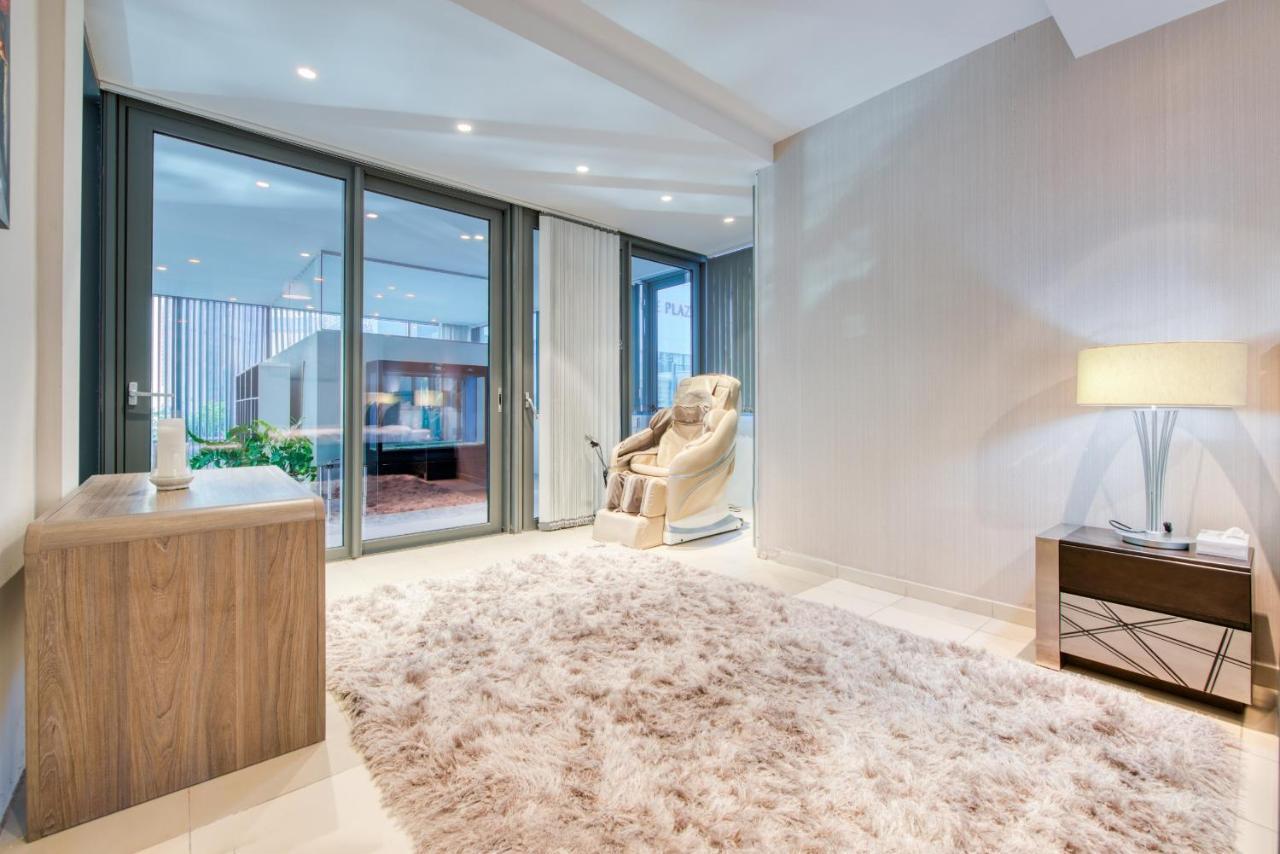 Maison Privee - Big, Bright, Luxury Marina Views Apt Next To Beach دبي المظهر الخارجي الصورة