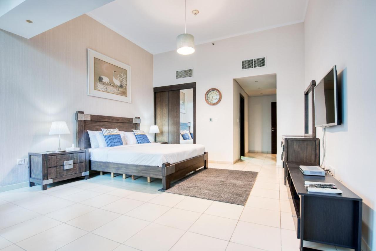 Maison Privee - Big, Bright, Luxury Marina Views Apt Next To Beach دبي المظهر الخارجي الصورة