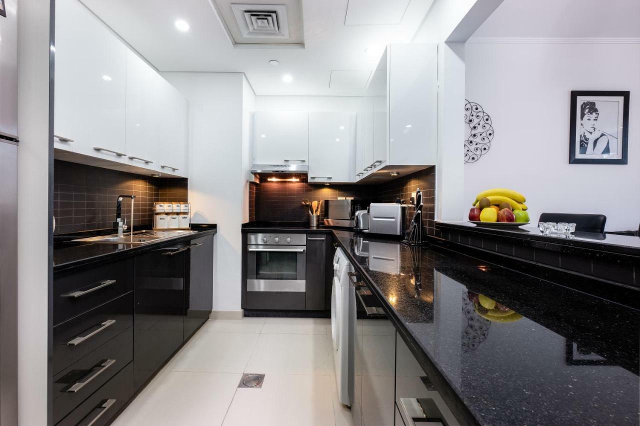 Maison Privee - Big, Bright, Luxury Marina Views Apt Next To Beach دبي المظهر الخارجي الصورة