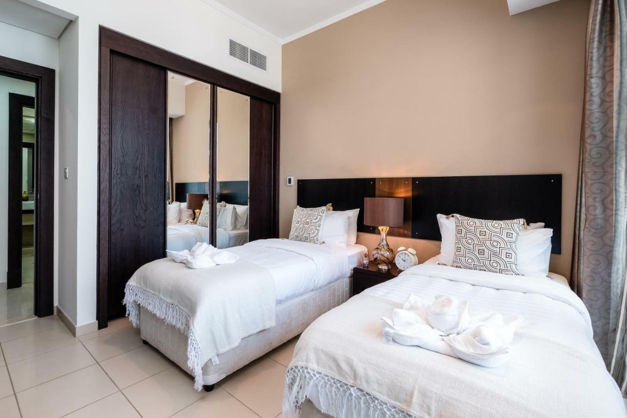 Maison Privee - Big, Bright, Luxury Marina Views Apt Next To Beach دبي المظهر الخارجي الصورة