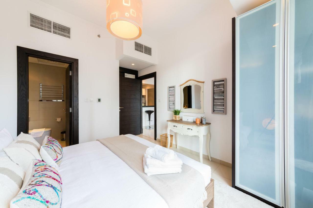 Maison Privee - Big, Bright, Luxury Marina Views Apt Next To Beach دبي المظهر الخارجي الصورة