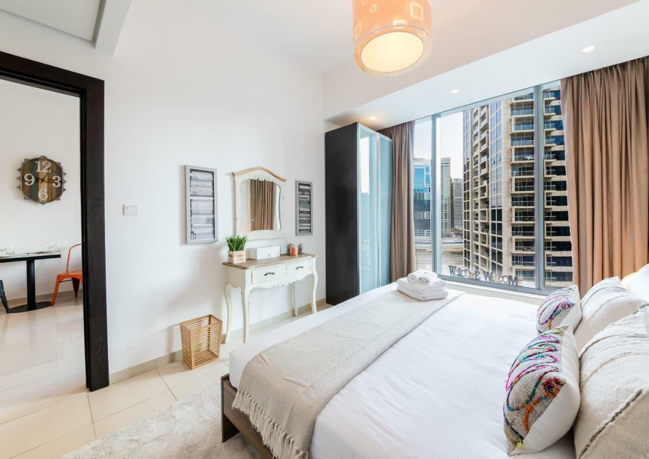 Maison Privee - Big, Bright, Luxury Marina Views Apt Next To Beach دبي المظهر الخارجي الصورة